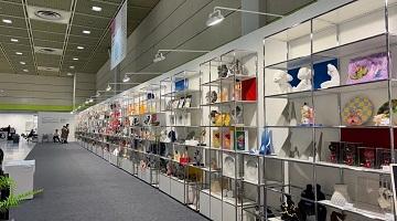 [디자인정글 전시리뷰] <품 안의 조각>이 바꿔놓은 감상의 방식 - 서울국제조각페스타의 작은 조각들이 만든 유쾌한 반란